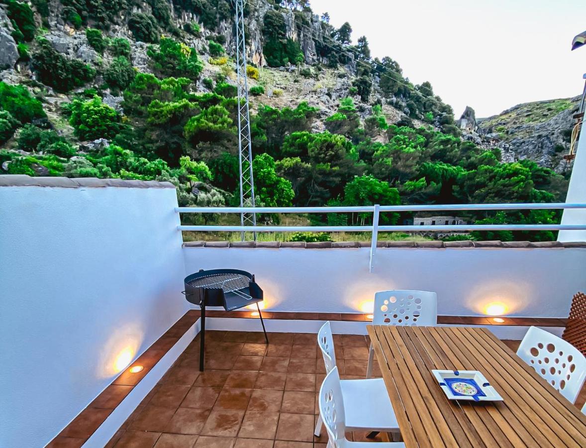 Villa Grazalema - Casita La Calma - Incredible Views, Clima Frio-Calor, Wifi & Private Parking Optional Extérieur photo